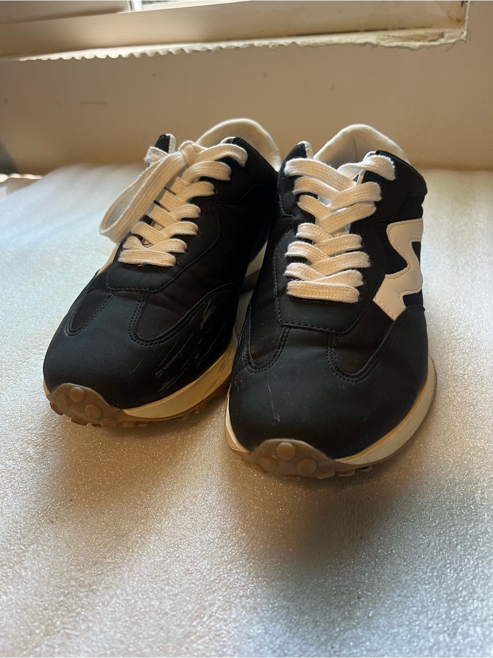 Project Cloud trendy Women’s shoes size 9 Black and White Low-Top Sneakers - Picture 5 of 11